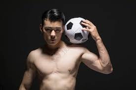 斯基拉：那不勒斯依然想租梅努，球员也想要获得更多出场机会